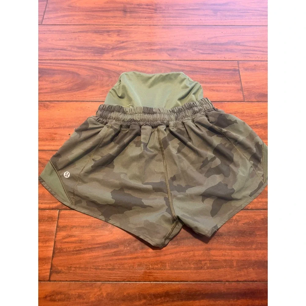 Lululemon Hotty Hot Shorts Size 4 Heritage Camo Green Running Athletic Lined